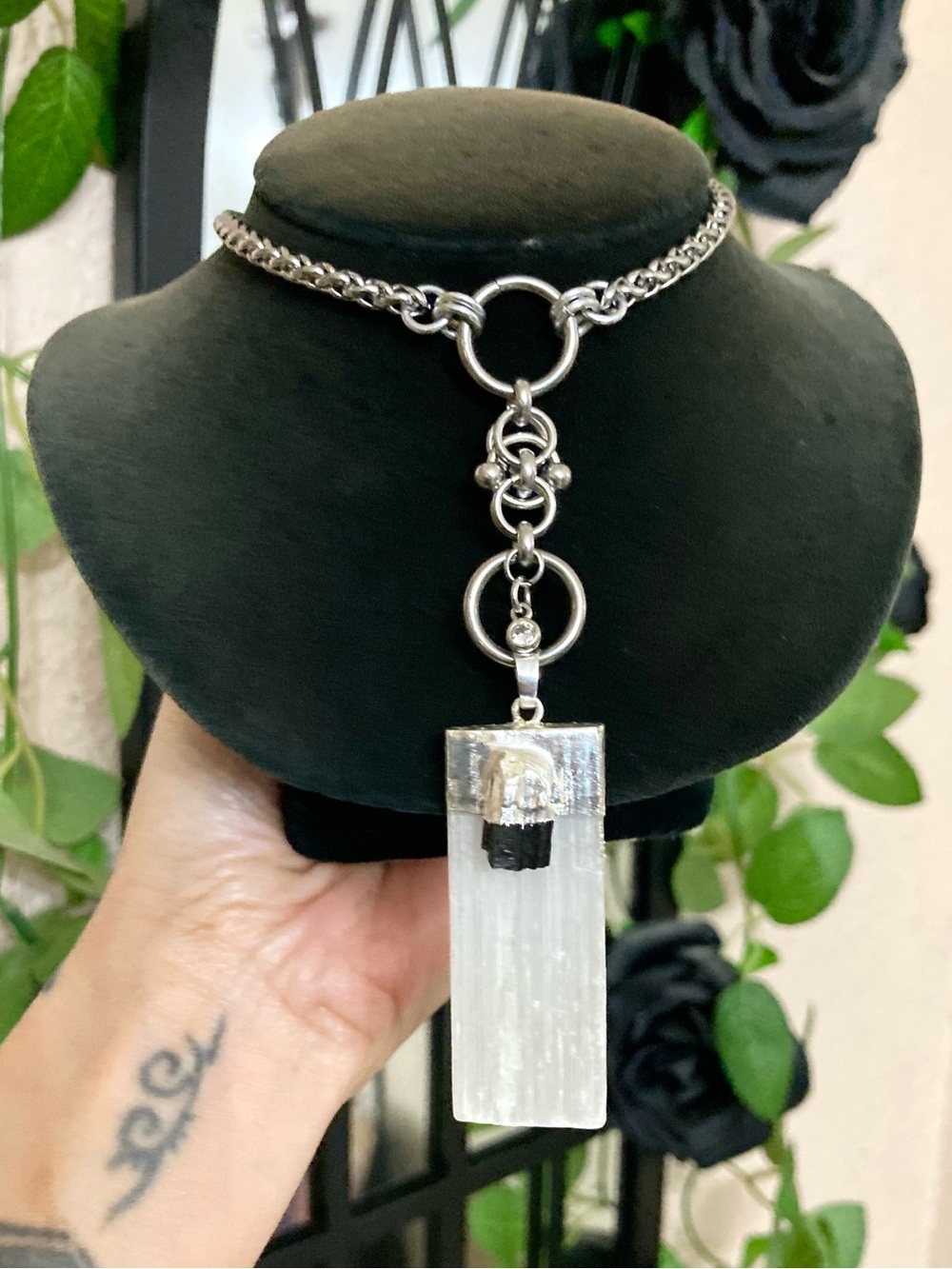 Selanite & tourmaline gemstone maille lariat Y shape Celtic knot boho necklace - Picture 11 of 16